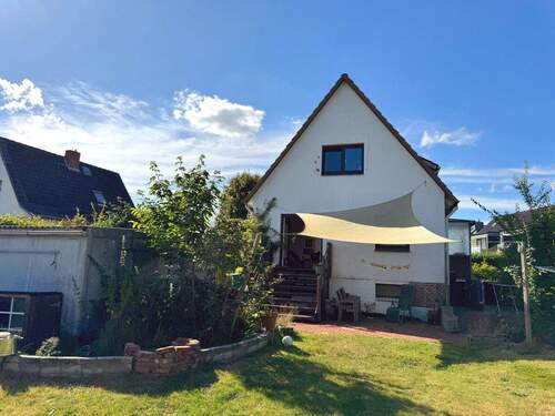 Rückseite zum Garten - 4 Zimmer Einfamilienhaus in Pinneberg