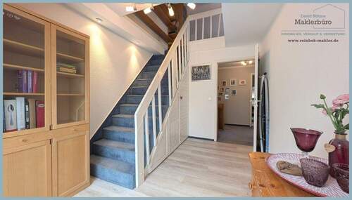 Kind 2 OG & Treppenaufgang zum ausgebauten Spitzbo - 