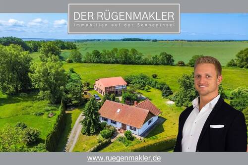 Herzlich willkommen - Großzügiges Ein-Zweifamilienhaus in Feldrandlage mit Nebengebäude (ca. 227 m²) in 18556 Dranske