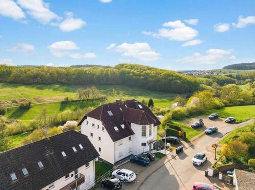 PANORAMAAUSBLICK - LANDLEBEN MIT KOMFORT IN GRÄVENWIESBACH - Ihr neues Zuhause mit Feldrandlage