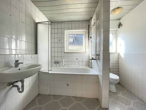 EG Bad - Mehrfamilienhaus, Wohnhaus mit 207,60 m&sup2; in Rückersdorf zum Kaufen