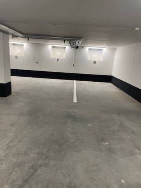 Teil Tiefgarage Stellplätze.jpg - 