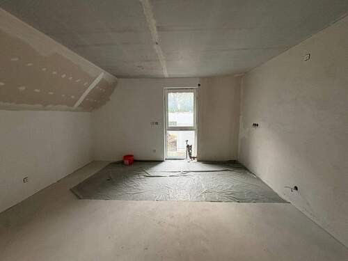 Küche - Attraktives Sanierungsprojekt für Handwerker: Etagenwohnung mit Restarbeiten zu verkaufen!