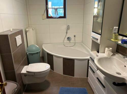 3 Badezimmer im EG.jpg - Einfamilienhaus mit 120,00 m&sup2; in Trappstadt zum Kaufen