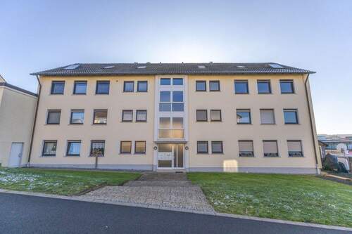 Hausansicht - ETW im 2.OG mit Garage und Balkon