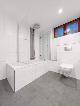 Einliegerwohnung Badezimmer - Werz Immobilien - 