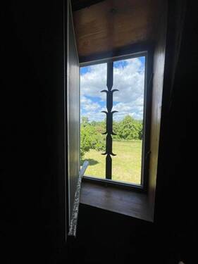 c1759183-b060-4820-b57b-93af18fc56d0.jpg - 