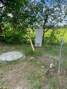 d9db865f-9fce-4e68-b6cc-dab37b15cb10.jpg - 