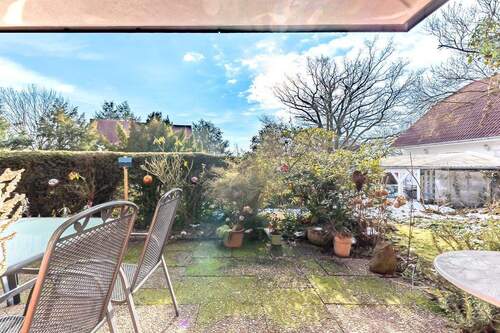 Blick auf die Terrasse vom Wohnzimmer - 