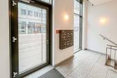 Hauseingang - Etagenwohnung mit 74,40 m&sup2; in Leipzig zum Kaufen