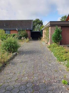 Zuwegung - 4 Zimmer Einfamilienhaus zum Kaufen in Brekendorf