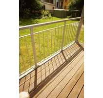 Frei ab 1.1.26 ! Laminat ! Bad mit Dusche ! Balkon ! - Chemnitz Altendorf Frei ab 1.1.26 ! Laminat ! Bad mit Dusche ! Balkon ! - Chemnitz Altendorf