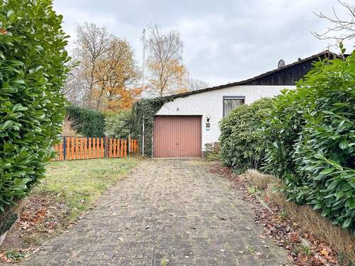 Außenansicht - Bungalow auf 1.656 m² Grundstück - eine Immobilie mit Potenzial