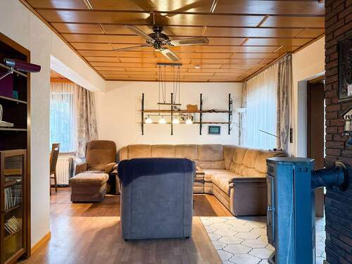 Wohnzimmer - Bungalow mit 100,00 m&sup2; in Lindwedel zum Kaufen