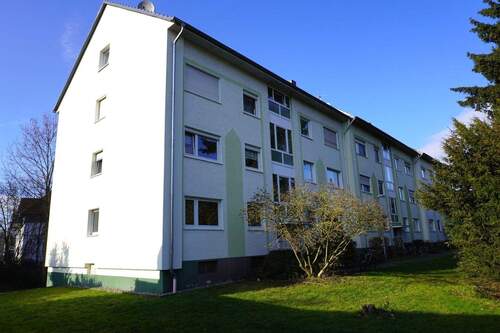 Hausansicht - 2 Zimmer Etagenwohnung zum Kaufen in Leverkusen