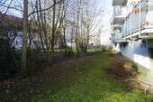 Gemeinschaftsgarten hinten - 2 Zimmer Etagenwohnung in Leverkusen