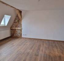 Tolle hochwertig sanierte Dachgeschosswohnung mit Stellplatzmöglichkeit - Görlitz Südstadt