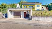 Straßenansicht - Garage-Aufgang - 