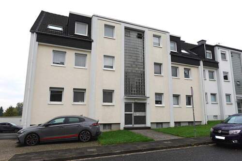 Hausansicht - 3-Zimmerwohnung in Lützenkirchen - inklusive Westbalkon!