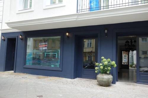 Frontfoto - Großzügige Ladenfläche in belebter Seitenstraße! *PESTALOZZIKARSTADT*