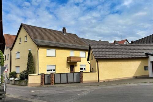Außenansicht - Marktsteinach - Einfamilienhaus mit Nebengebäuden