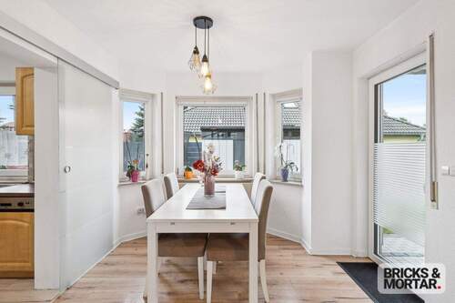 Esstisch im offenen Wohnbereich - Einfamilienhaus mit 120,00 m² in Lutherstadt Wittenberg zum Kaufen