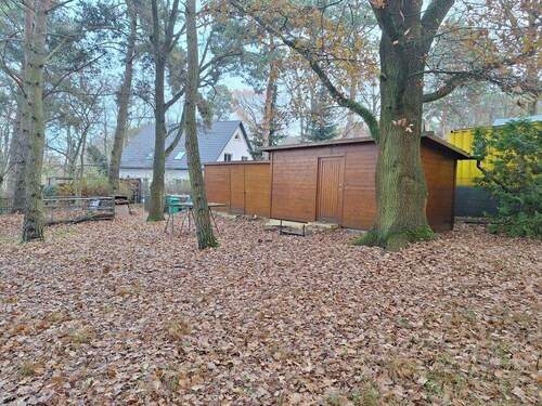 Grundstück mit Nebengelass - 