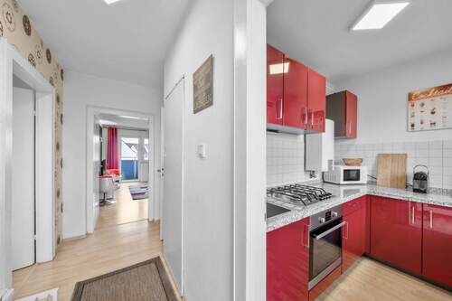Flur und Küche.jpg - 2 Zimmer Etagenwohnung in Nürnberg