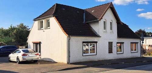 Straßenansicht.jpg - 5 Zimmer Einfamilienhaus zum Kaufen in Schenefeld