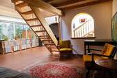 Wohnzimmer (Ansicht 1) Ebene 2 - Einzigartiges Einfamilienhaus mit hoher Lebensqualität - zentral, ideal angebunden, provisionsfrei