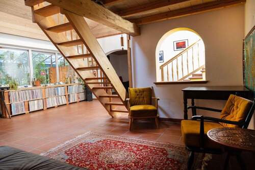 Wohnzimmer (Ansicht 1) Ebene 2 - Einzigartiges Einfamilienhaus mit hoher Lebensqualität - zentral, ideal angebunden, provisionsfrei