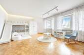 Großzügiges Kinderzimmer 