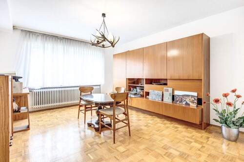 Helles Arbeitszimmer - 