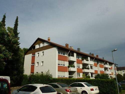 Aussenansicht - Schöne 3-Zimmerwohnung mit Balkon in gepflegtem Anwesen