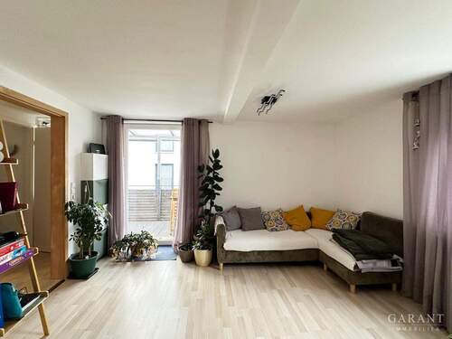 OG Wohnzimmer - 7 Zimmer Mehrfamilienhaus, Wohnhaus in Stuttgart