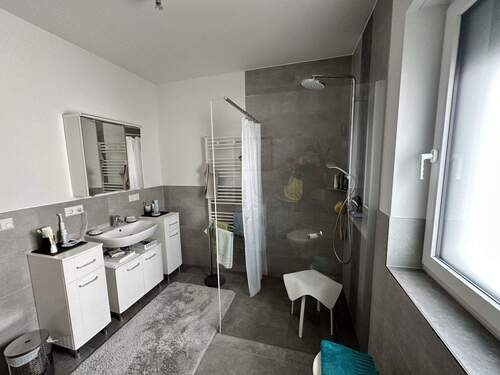 Badezimmer (Bsp. möbliert) - 
