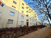 Straßenansicht. - 