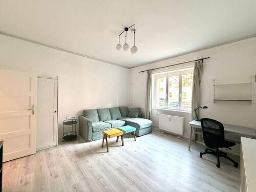 Wohnzimmer - 2 Zimmer Etagenwohnung in Berlin