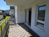 Terrasse - Kirkel, zentrale Ortslage, gut geschnittene Wohnung mit Balkon und Garage