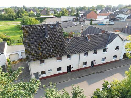 Außenaufnahme - Reihenmittelhaus mit 289,00 m² in Kerpen / Buir zum Kaufen