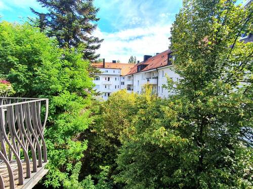 Blick vom Schlafzimmer z. Innenhof - 