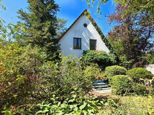 Komplett eingewachsen ... - Einfamilienhaus mit 102,00 m² in Coburg zum Kaufen