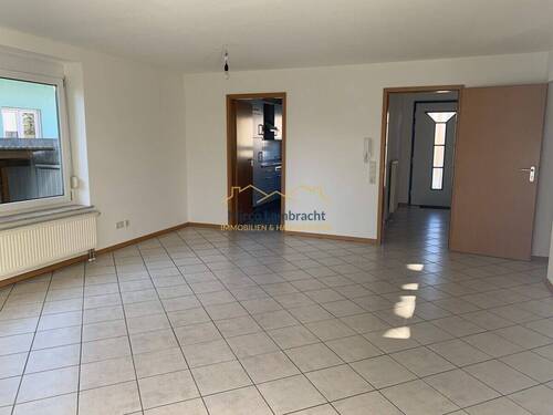 Blick auf Küche und Eingangsbereich - 