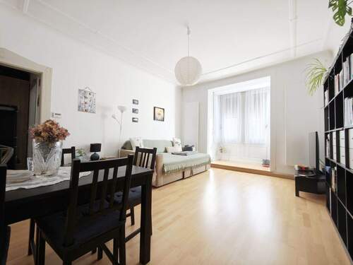 Wohnzimmer - 3 Zimmer Etagenwohnung in Stuttgart