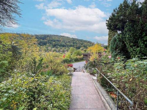 Treppenaufgang - 8 Zimmer Mehrfamilienhaus, Wohnhaus zum Kaufen in Kreuzwertheim
