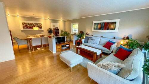 Wohn- und Esszimmer - 