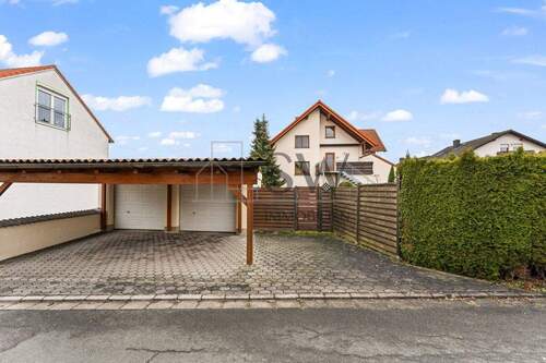 Garage mit Carport - Grundstück in Burgebrach