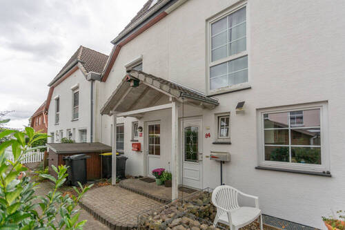 Hauseingang - Kleines Raumwunder sucht eine neue Familie! Reihenmittelhaus in Stuhr - Groß Mackenstedt!