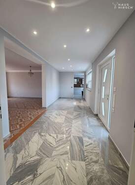 Flur [EG/Eingangsbereich] - Etagenwohnung mit 140,00 m&sup2; in Blankenfelde-Mahlow zum Kaufen