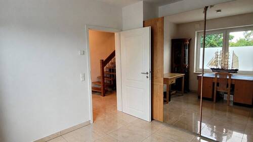 Arbeits- Gästezimmer Gegenansicht KI optimiert.jpg - 